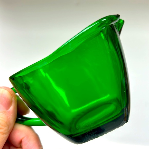 Vintage Anchor Hocking forest/emerald green glass creamer - Picture 2 of 5
